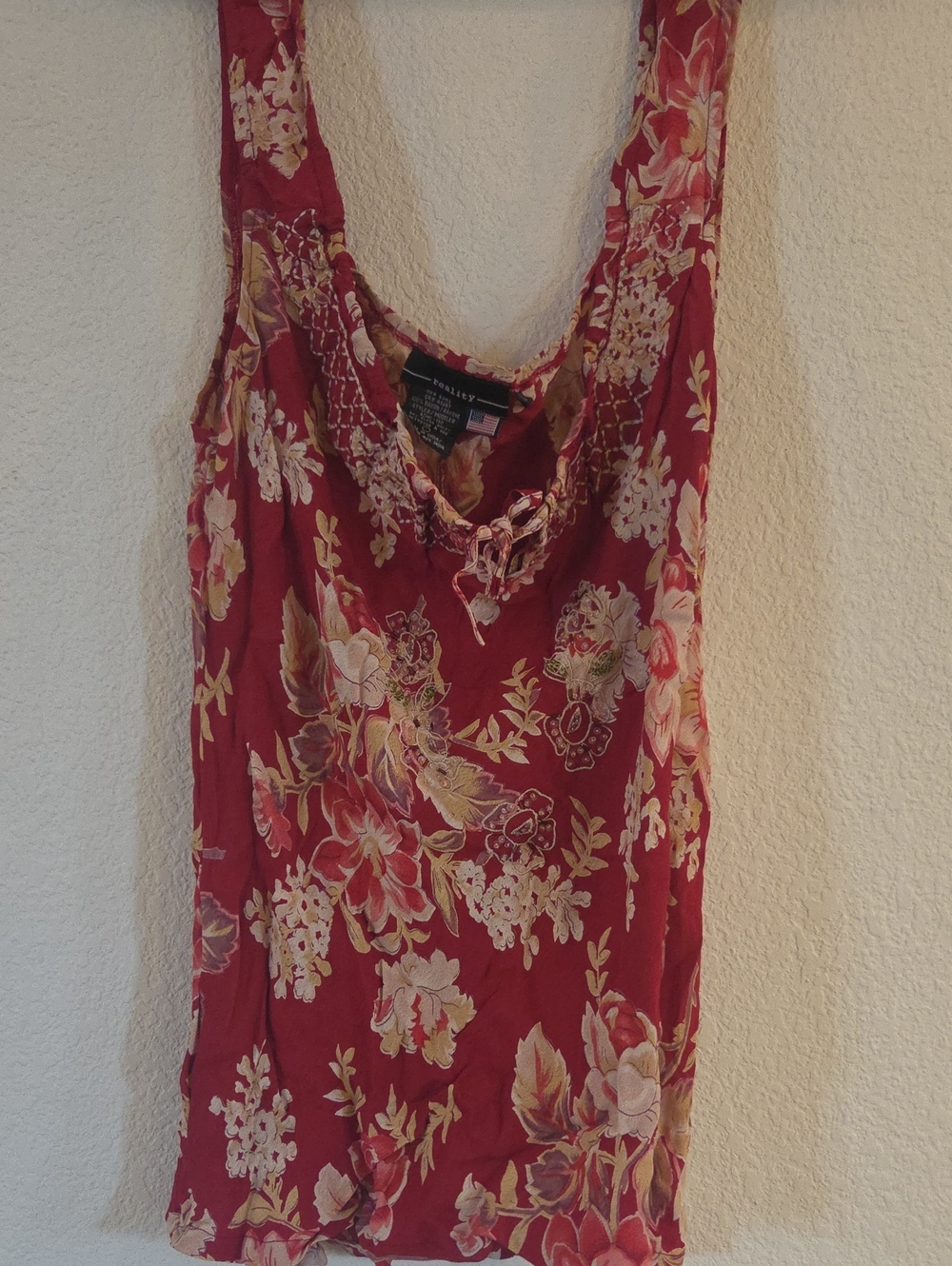 Sleeveless Red Floral Scoop Neck Tank Top